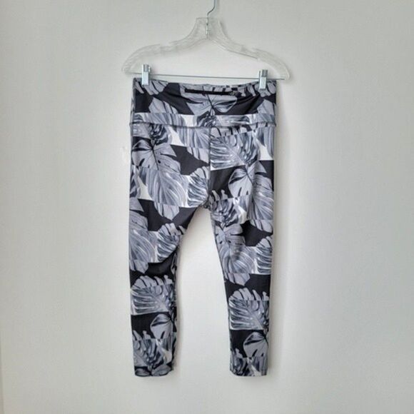 NIKE Fast Women's Palms Print Black  Crop Running TightsSize Large - Picture 14 of 15